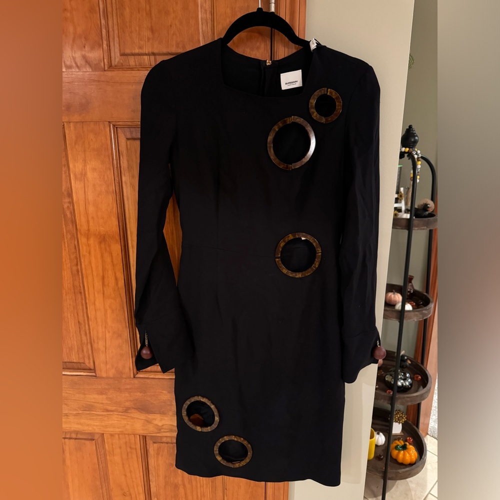 Burberry dress Size 6 New with tags Black with wood accents